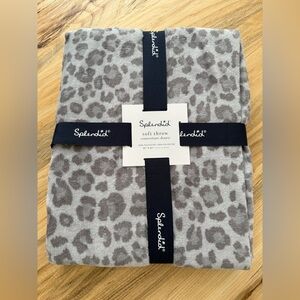 NWT Splendid Gray Leopard Print Plush Throw